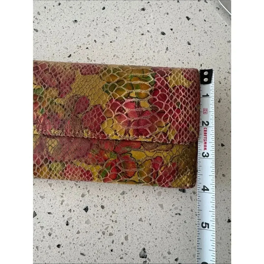 HOBO INTERNATIONAL Women’s Floral Snake-Embossed Leather Clutch Wallet Chic GUC